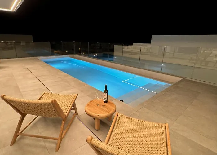 Jan With Heated Pool Villa