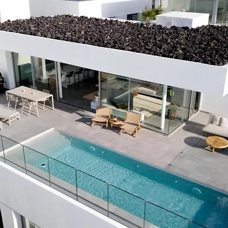 Jan With Heated Pool * Адехе