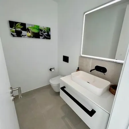 Jan With Heated Pool Вилла