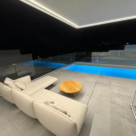 Jan With Heated Pool Villa