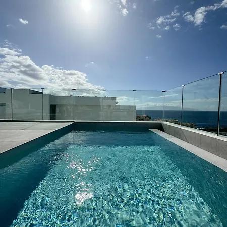 Jan With Heated Pool Адехе