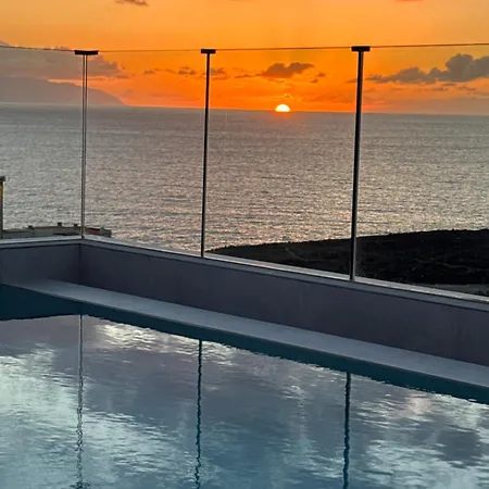 Jan With Heated Pool * Адехе